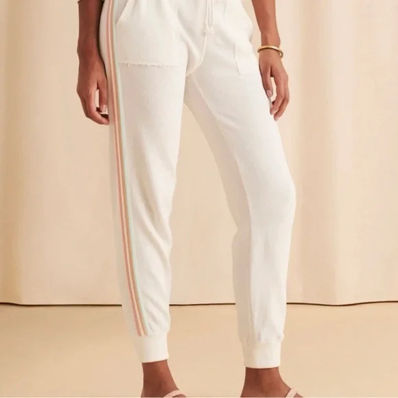 Faherty New with Tags Molly Jogger & Crew Neck - Picture 8 of 10